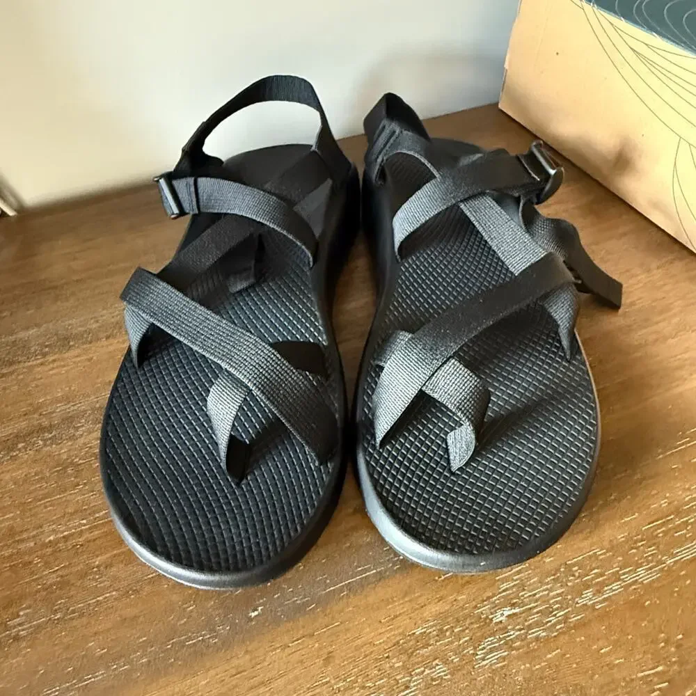 NWT Chaco Men’s Z2 Classic Black Outdoor Hiking Sandals- Size 13M‎